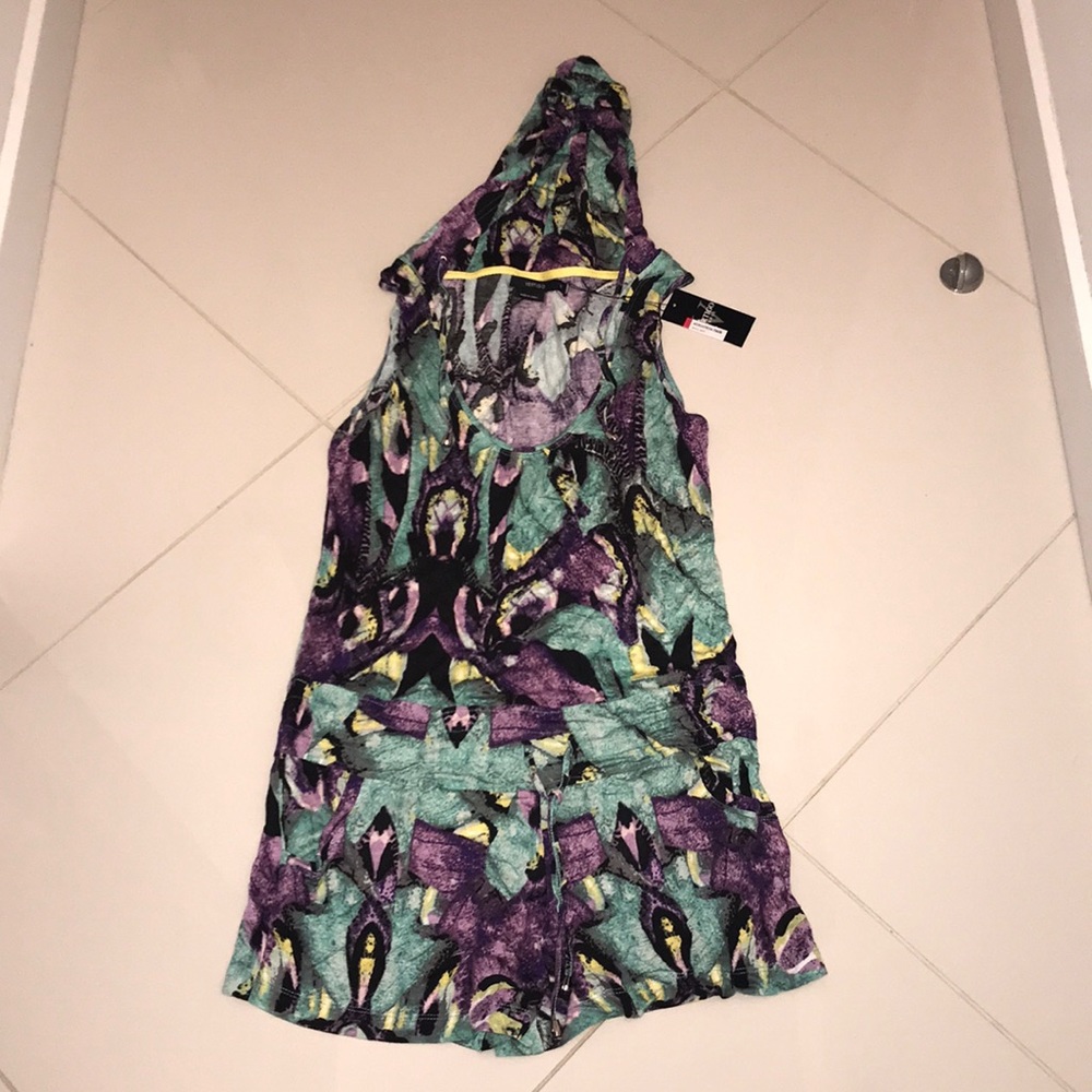 Vertigo romper size medium